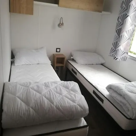 Campsite Mobil Les Charmettes**** *